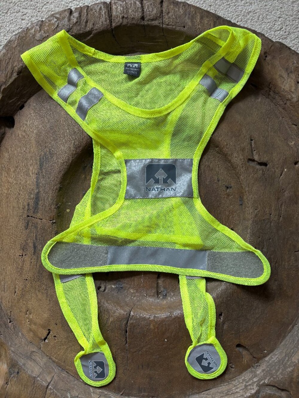 Nathan neon reflective high visibility running cycling vest size small/medium